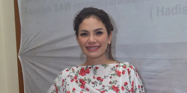 Lebaran, Nikita Mirzani Bagikan THR Puluhan Juta Rupiah