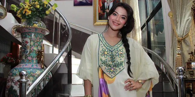 Lebaran, Sheza Idris Ditinggal Kekasih Pulang Kampung Lebaran, Sheza Idris Ditinggal Kekasih Pulang Kampung