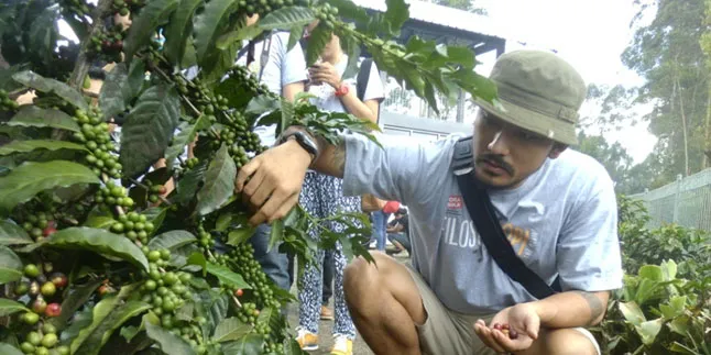 Lebih Akrab Dengan Rio Dewanto Yuk, Si Soulmate Chico Jericho