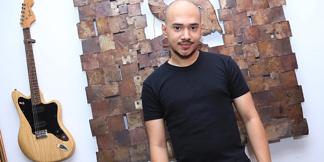 Lebih Eksplosif, Husein Alatas Dalam 'Menangis Tanpa Air Mata'