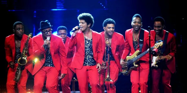 Lee Brice: Bruno Mars dan Bandnya Itu Mematikan!