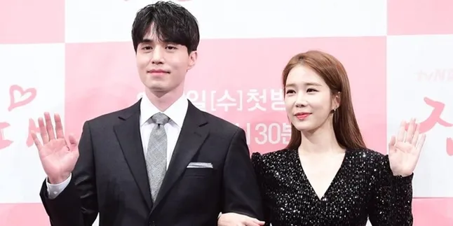 Lee Dong Wook & Yoo In Na Ungkap Perasaan Kembali Adu Akting Lewat 'Touch Your Heart'