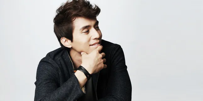 Lee Dong Wook Pamer Dada Bidang, Siap-Siap Meleleh!