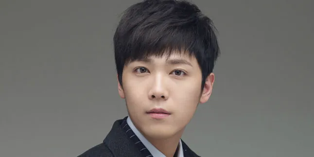 Lee Hong Ki Pacaran Dengan Model Bertubuh Menggoda Dari Jepang?