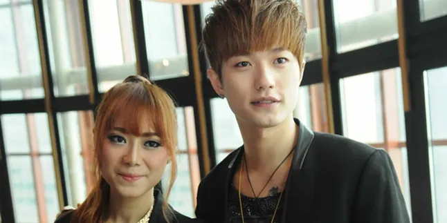 Lee Jeong Hoon Menangis Saat Temani Istri Melahirkan