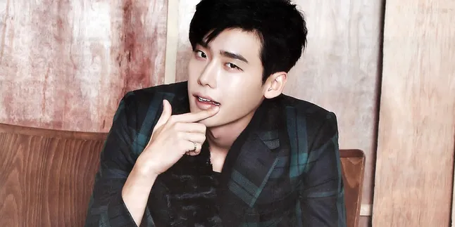 Lee Jong Suk, Aktor Bad Boy Untuk Dazed & Confused