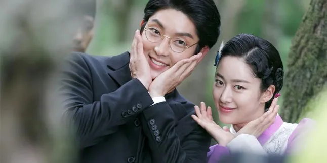 Lee Jun Ki Cinlok & 2 Tahun Pacaran Dengan Jeon Hye Bin? Lee Jun Ki Cinlok & 2 Tahun Pacaran Dengan Jeon Hye Bin?