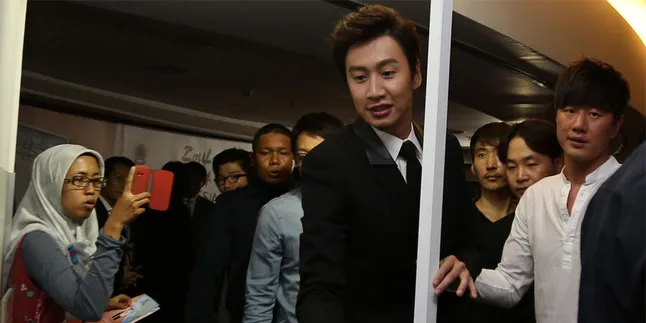 Lee Kwang Soo Janji Belajar Bahasa Inggris Lee Kwang Soo Janji Belajar Bahasa Inggris