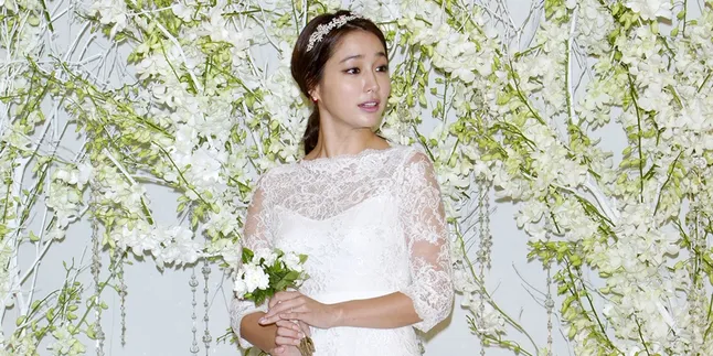 Lee Min Jung Rayakan Ultah di Lokasi Syuting 'Come Back Mister'