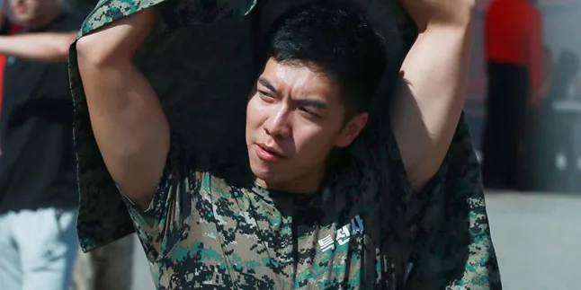 Lee Seung Gi Jadi Bintang Paling Dinantikan Kembali Dari Militer Lee Seung Gi Jadi Bintang Paling Dinantikan Kembali Dari Militer