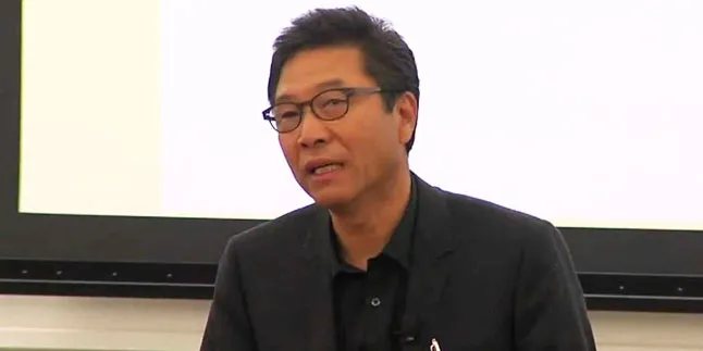 Lee Soo Man Nyatanya Sosok Pria Super Perhatian ke Istri & Anak Lee Soo Man Nyatanya Sosok Pria Super Perhatian ke Istri & Anak