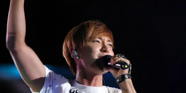 Leeteuk SuJu Minta Maaf Tak Hadiri SMTOWN INA Sampai Akhir