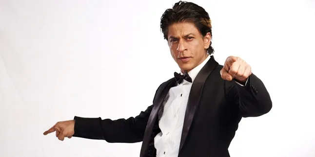 Leher Ditarik, SRK Nyaris Berkelahi Dengan Fans di Depan Umum Leher Ditarik, SRK Nyaris Berkelahi Dengan Fans di Depan Umum