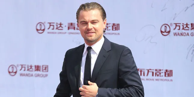 Leonardo DiCaprio Kepergok Ciuman Dengan Wanita Lain