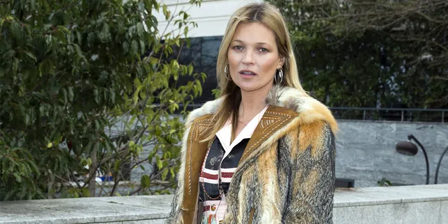 Lepas Bra, Kate Moss Malah Jadi Seram dan Gagal Seksi