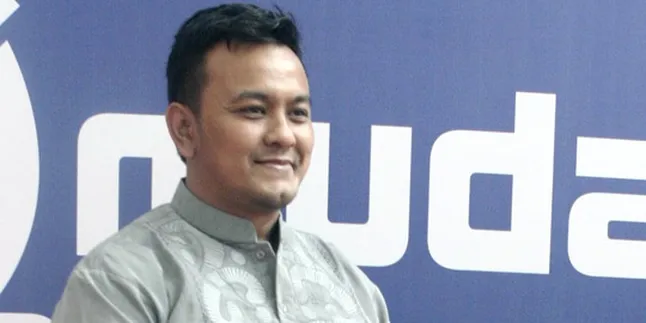 Lepas Jadi Bupati, Dicky Chandra Jual Dodol Lepas Jadi Bupati, Dicky Chandra Jual Dodol