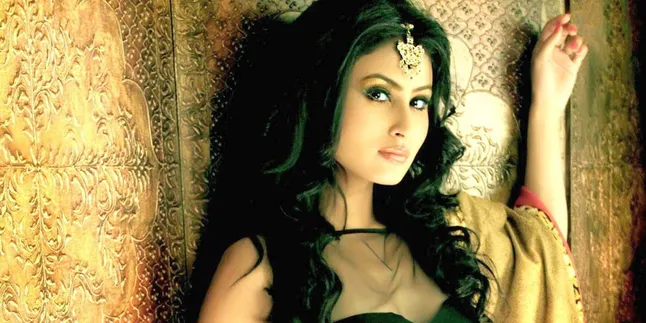 Lepas Lelah, Mouni Roy Liburan Mewah ke Oman Lepas Lelah, Mouni Roy Liburan Mewah ke Oman