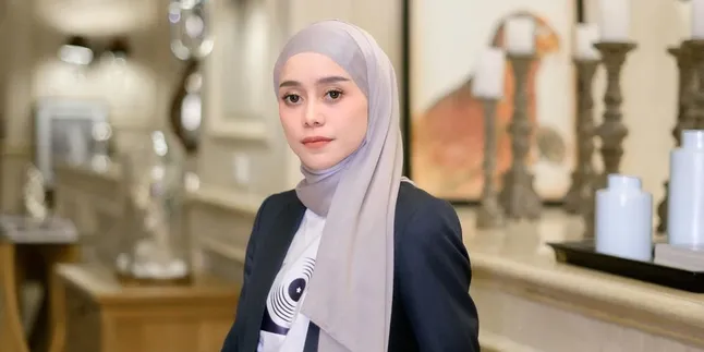 Lesti Kejora Comeback Nyanyi di Indosiar, Bikin Heboh Panggung D'Academy Asia 6 Lesti Kejora Comeback Nyanyi di Indosiar, Bikin Heboh Panggung D'Academy Asia 6