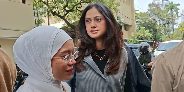 Lesti Kejora and Asila at the Police Headquarters, Provide Testimony on Rizky Billar's Infidelity Hoax