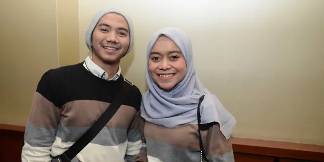 Lesti Kerap Dicibir Karena Buka Tutup Hijab, Rizky Tetap Beri Dukungan
