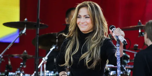 Lewat Album Baru, Jennifer Lopez Move On Dari Casper Smart