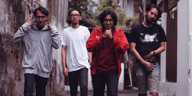 Lewat Album 'NIRMANA', Hoolahoop Ciptakan Genre Baru & Sebar Kampanye Anti Hoax