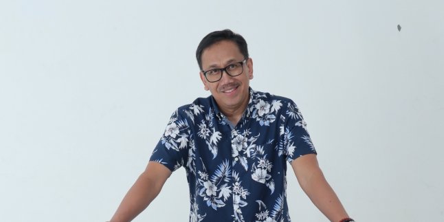 Through dr. Brams Project, This Obstetrician Specialist Releases Mini Album 'TAKDIR CINTA'