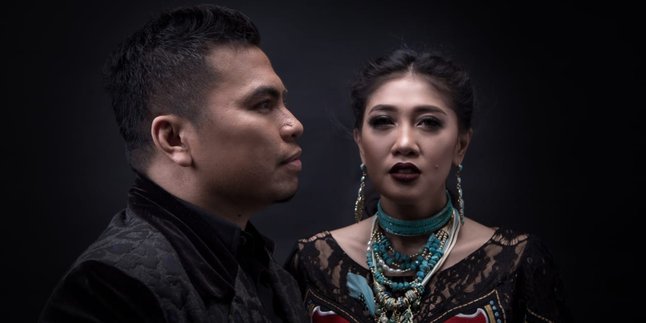 Through the Song 'Bahagia Selamanya', Erie Suzan and Adibal Send Romantic Messages to All Couples