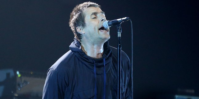 Liam Gallagher Hentikan Penampilannya Karena Sakit dan Mendapat Olokan Dari Penonton