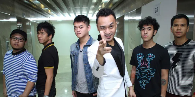 'Liberty Victory' Bergema di Old Trafford