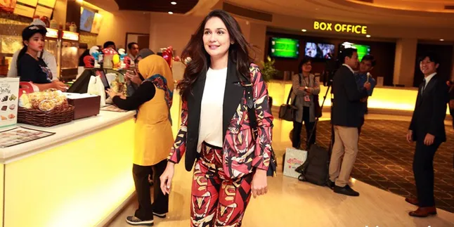 Libur ke Jepang, Luna Maya Bantah Lakukan Prewed