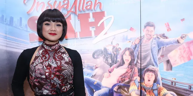 Libur Lebaran Tetap Promosikan Film, Nirina Zubir Pilih Bawa Anak Saat Bekerja Libur Lebaran Tetap Promosikan Film, Nirina Zubir Pilih Bawa Anak Saat Bekerja