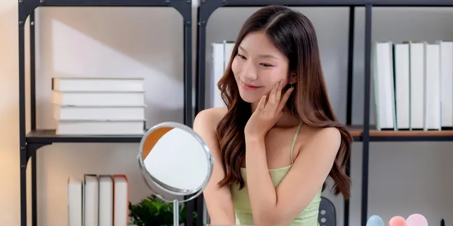 Liburan Anti Kucel, Cobain Toner Viral Ini Biar Makeup Stay On Point!