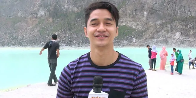 Liburan Bareng Keluarga, Adly Fairuz Jadi 'Guide' di Kawah Putih