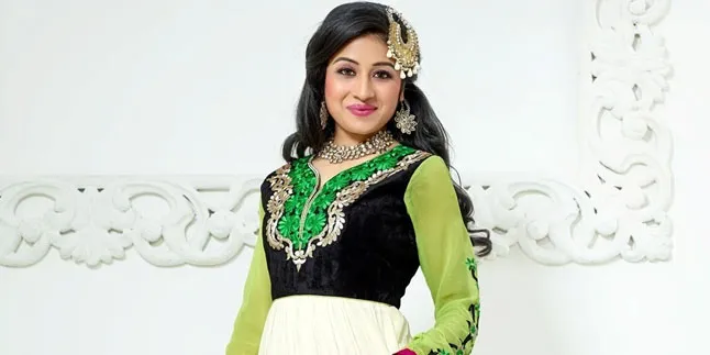 Liburan Bareng, Paridhi Sharma Pamer Kemesraan Dengan Sang Suami