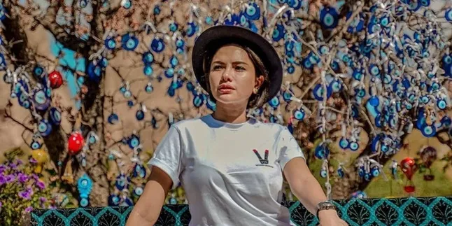 Liburan Berdua Bareng Pacar, Nikita Mirzani Bakal Tunjukkan Sosok Kekasih Liburan Berdua Bareng Pacar, Nikita Mirzani Bakal Tunjukkan Sosok Kekasih