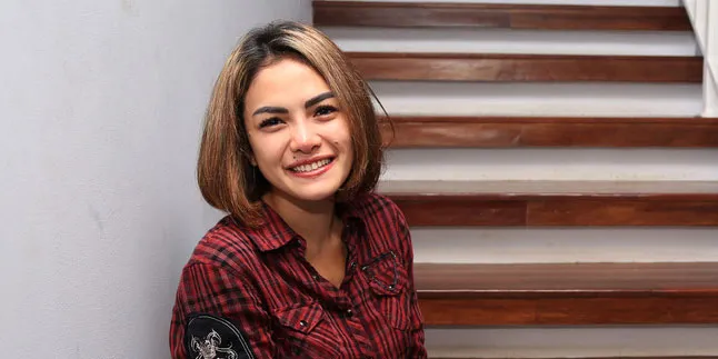Liburan Luar Negeri, Nikita Mirzani Pamer Peluk Cium Pacar Liburan Luar Negeri, Nikita Mirzani Pamer Peluk Cium Pacar