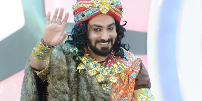 Liburan di Bali, Praneet Bhatt Makan Malam Romantis Bareng Istri Liburan di Bali, Praneet Bhatt Makan Malam Romantis Bareng Istri