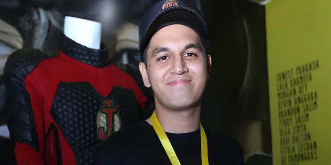 Liburan ke Jepang, Kevin Julio Pegang Salju Untuk Pertama Kalinya