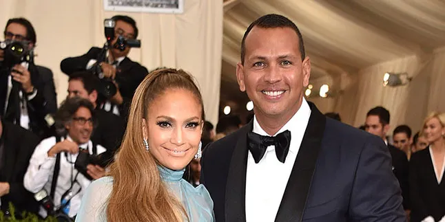 Liburan ke Prancis, Jennifer Lopez & Pacar Habiskan Dana 4 Miliar Liburan ke Prancis, Jennifer Lopez & Pacar Habiskan Dana 4 Miliar