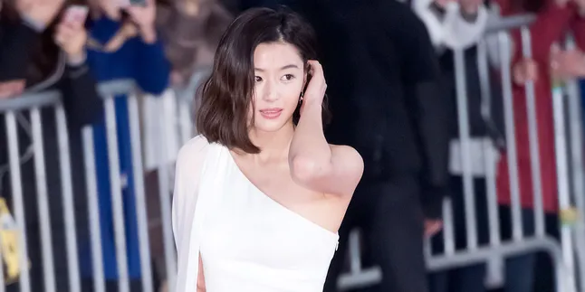 Liburan Romantis Jun Ji Hyun dan Suami di Hari Valentine Liburan Romantis Jun Ji Hyun dan Suami di Hari Valentine