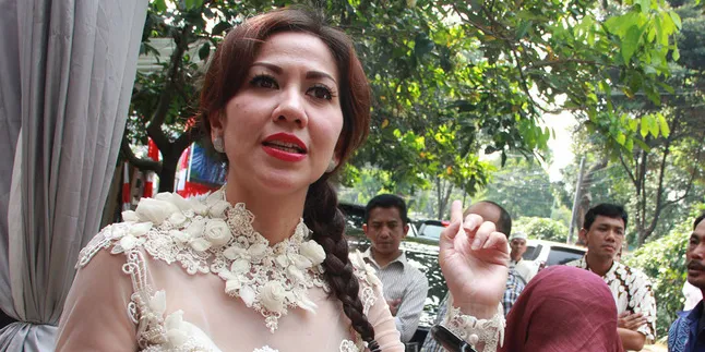 Lihat Kemesraan Ivan - Ine, Venna Melinda Tertawa