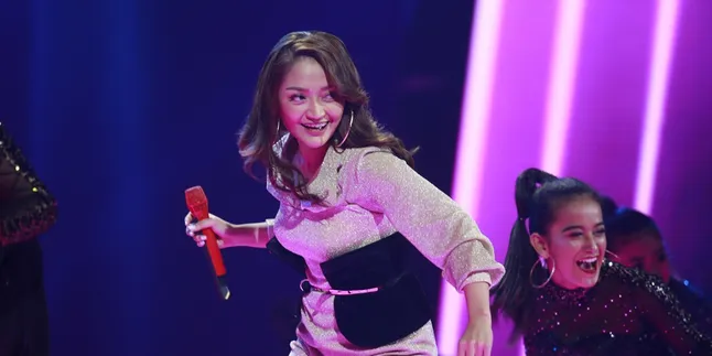 Lika-Liku Karier Siti Badriah, dari Gerobak Dorong, Putus Sekolah, sampai Foto Bugil