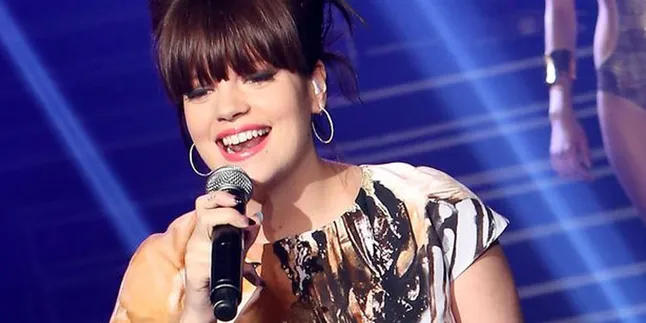 Lily Allen Beri Kode Soal Album Baru