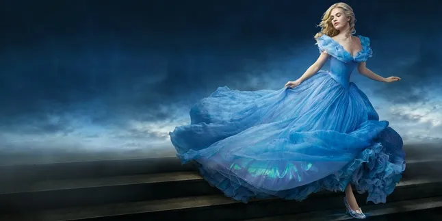 Lily James: Tak Ada Yang Bisa Memakai Sepatu Kaca Cinderella