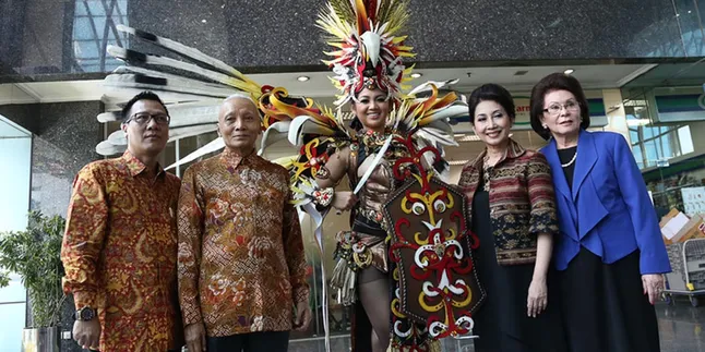 Lily Sabet Best National Costume, Yayasan Puteri Indonesia Bangga