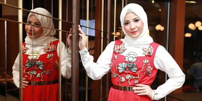 Lima Tahun Menikah Dengan Desta, Natasha Rizki Rilis Buku Tentang Perjalanan Cinta Lima Tahun Menikah Dengan Desta, Natasha Rizki Rilis Buku Tentang Perjalanan Cinta
