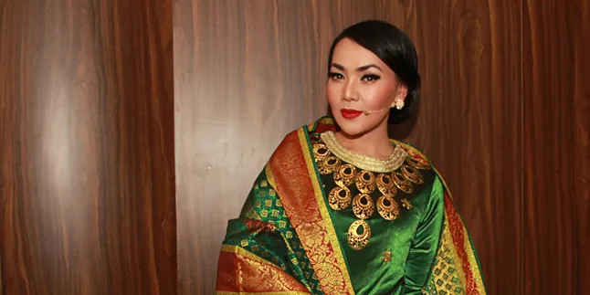 Lima Tahun Vakum, Dewi Gita Grogi di Panggung Teater Lima Tahun Vakum, Dewi Gita Grogi di Panggung Teater