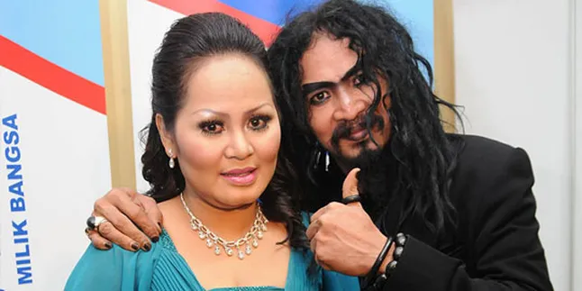 Limbad Bersujud Minta Maaf ke Istri