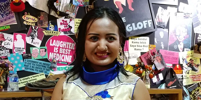 Lina Mukherjee Akan Nonton Premiere Film 'DHARDAK' Bareng Artis Bollywood Lina Mukherjee Akan Nonton Premiere Film 'DHARDAK' Bareng Artis Bollywood